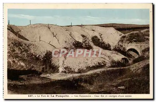 La Pompelle - Le Fort - Les Entonnoirs - Cour Est et vestiges d'une entree - Cartes postales