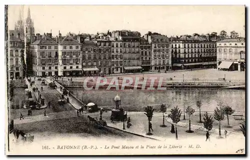 Bayonne - La Pont Mayou et la Place de la Liberte - Cartes postales