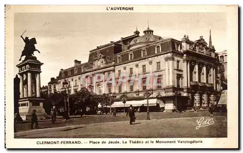 Clermont Ferrand Ansichtskarte AK Place de Jaude Le theatre et le monument Vercingetorix