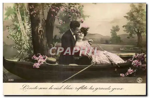 Fantaisie - Couple - floating romantic boat - Cartes postales