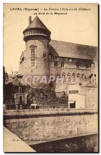 Ansichtskarte AK Laval le donjon du chateau au bord de la Mayenne