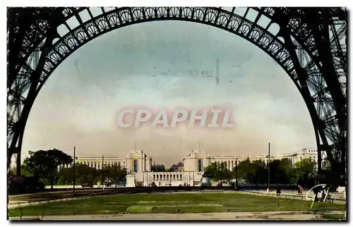 Paris Cartes postales moderne Le palais de Chaillot vu sous la Tour Eiffel