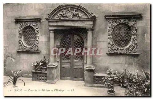 Riom - Cour de la Maison de l&#39Horloge - Cartes postales