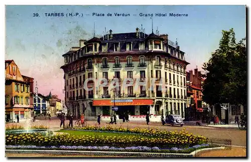 Ansichtskarte AK Tarbes Place de Verdun Grand hotel moderne