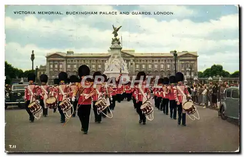 Cartes postales moderne Great Britain London Londres Victori Memorial Buckingham Palace and guards