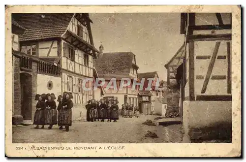 Ansichtskarte AK Alsaciennes se rendant a l&#39eglise