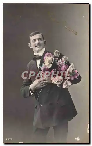 Ansichtskarte AK Fantaisie Homme et bouquet de fleurs