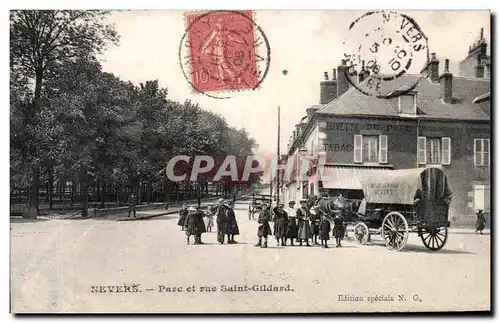 Cartes postales Nevers Parc et rue Saint Gildard TOP ( caleche )