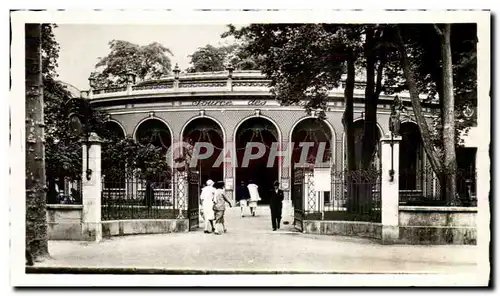 Cartes postales moderne Vichy Source des Celestins Entree