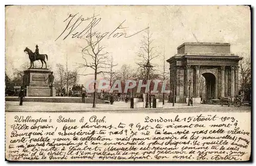 Cartes postales Londres london WEllington&#39s statue & church