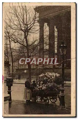 Paris Cartes postales Eglise de la Madeleine Marchande de fleurs