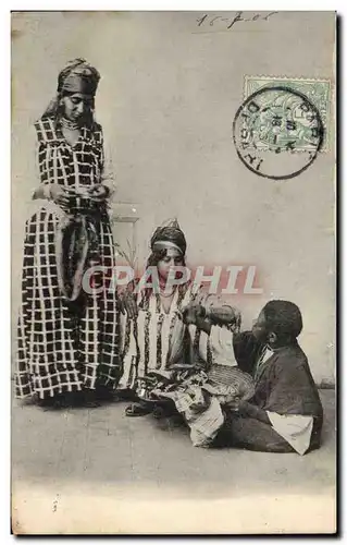 Cartes postales Folklore Petit marchand Afrique du Nord