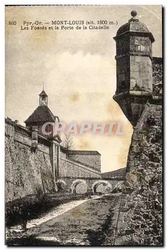 Cartes postales Mont Louis les fosses et la porte de la citadelle