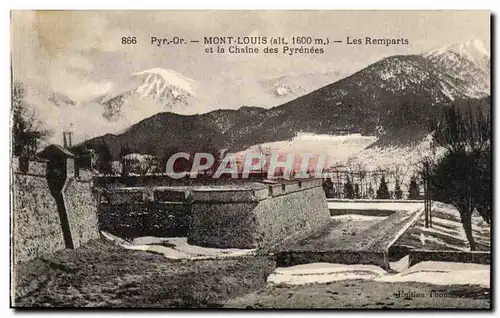 Ansichtskarte AK Mont Louis Les remparts et la chaine des Pyrenees