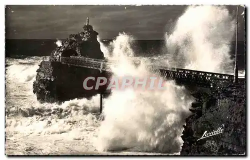 Cartes postales moderne Biarritz Vagues d&#39equinoxe au rocher de la Vierge