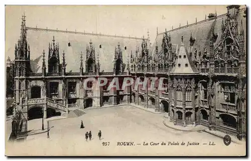 Rouen Cartes postales La cour du palais de justice