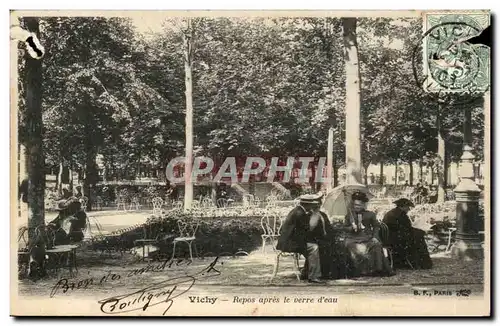 Ansichtskarte AK Vichy Repos apres le verre d&#39eau