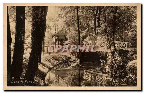 Ansichtskarte AK Vittel Dans le parc