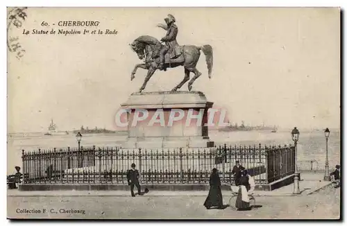 Cartes postales Cherbourg La statue de Napoleon 1er et la rade