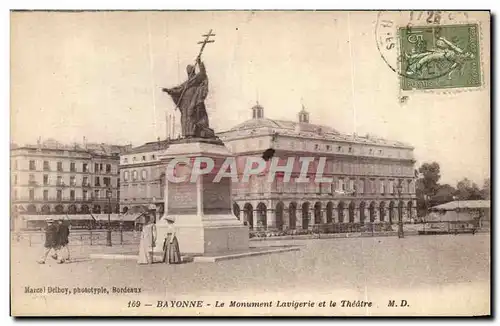 Cartes postales Bayonne Le monument Lavigerie et le theatre