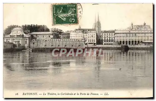 Bayonne Ansichtskarte AK Le theatre la cathedrale et la porte de France