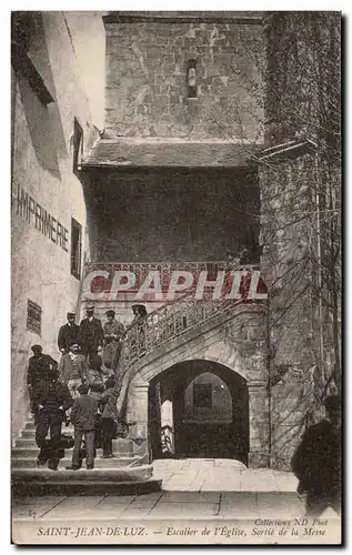 Cartes postales Saint Jean de Luze Escalier de l&#39eglise Sortie de la messe