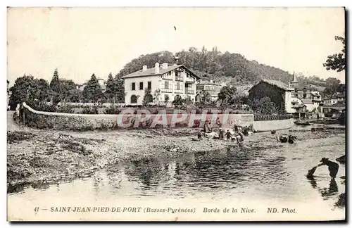 Ansichtskarte AK Saint Jean Pied de Port Bords de la Nive Animee