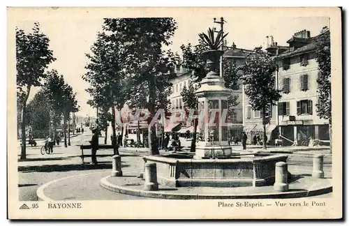 Ansichtskarte AK Bayonne Place St Esprit Vue vers le pont