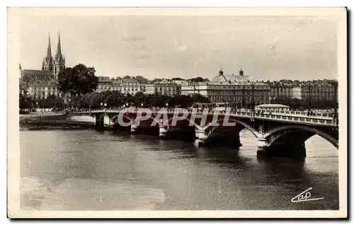 Cartes postales Bayonne Vue sur le pont St Esprit et l&#39hotel de ville