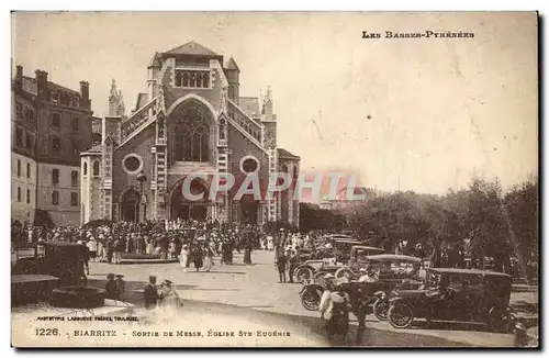 Cartes postales Biarritz Sortie de messe Eglise Ste Eugenie