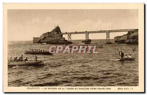 Cartes postales Biarritz Le rocher de la vierge et barques dites trainieres