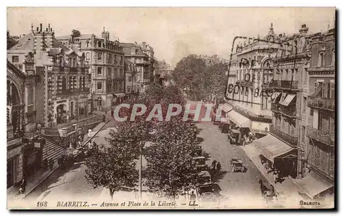 Ansichtskarte AK Biarritz Avenue et place de la liberte