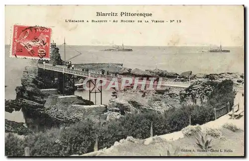 Cartes postales Biarritz L&#39escadre a Biarritz Au rocher de la vierge