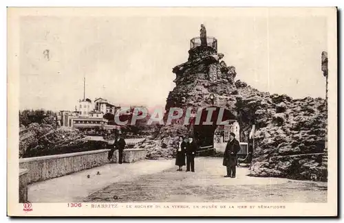 Ansichtskarte AK Biarritz Le rocher de la vierge le musee de la mer et le semaphore