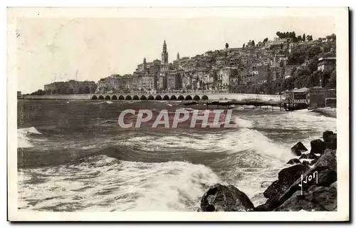 Cartes postales Menton La vieille vile par grosse mer