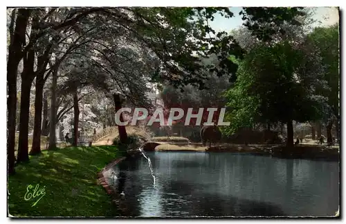 Cartes postales Bordeaux Un coin du jardin public