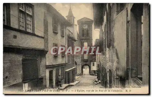 Cartes postales Saint Jean Pied de Port L&#39eglise vue de la rue de la citadelle Charcuterie Enfant