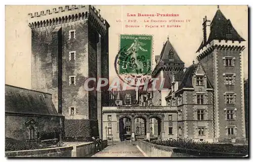 Ansichtskarte AK Pau La chateau d&#39Henri IV Donjon Facade et entree