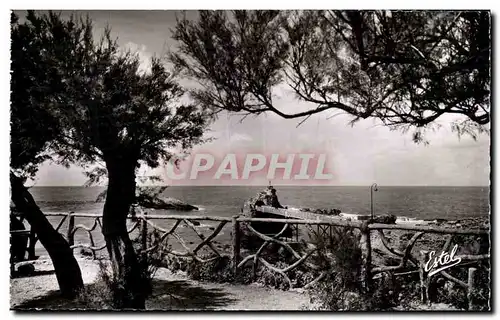 Cartes postales moderne Biarritz Vue sur le rocher de la vierge