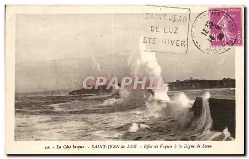 Ansichtskarte AK St Jean de Luz Effet de vagues a la digue de Socoa