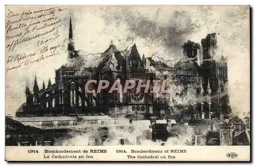 Cartes postales Bombardement de Reims La cathedrale en feu