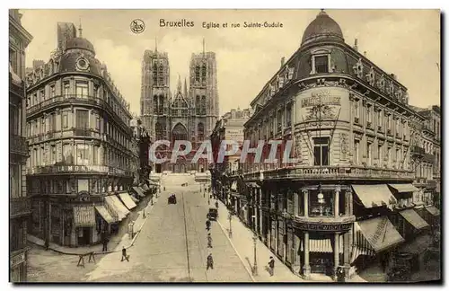 Cartes postales Bruxelles Eglise et rue Sainte Gudule