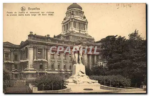 Cartes postales Bruxelles Palais de justice et monument aux victimes du premier navire ecole belge (19 avril 190