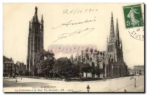 Ansichtskarte AK Bordeaux La cathedrale et la Tour pey Berland