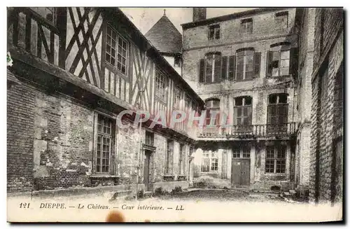 Cartes postales Dieppe Le chateau Cour interieure