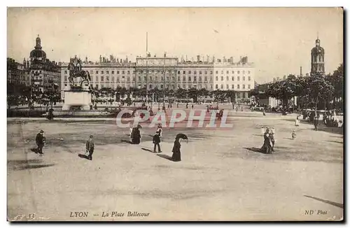 Cartes postales Lyon La place Bellecour