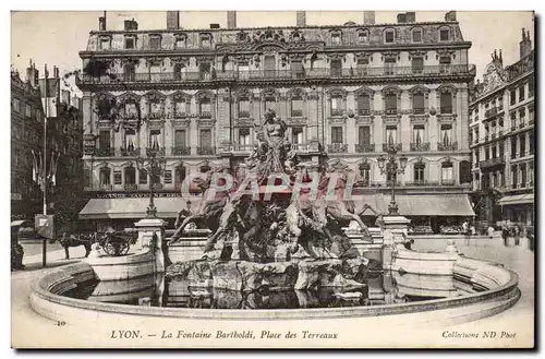 Lyon Cartes postales Fontaine Bartholdi place des Terreaux