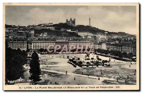 Lyon Ansichtskarte AK La place Bellecour La basilique et la tour de Fourviere