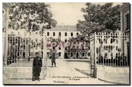 Cartes postales Chatellerault La caserne de Laage La facade Miliaria