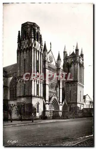 Cartes postales moderne Poitiers Facade de la cathedrale